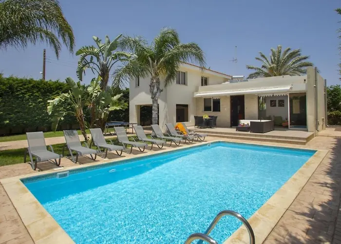 Soothing Sunset Villa With Private Pool, 200M From The Beach