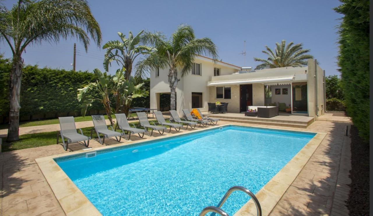 Villa Soothing Sunset With Private Pool, 200m From The Perivolia
