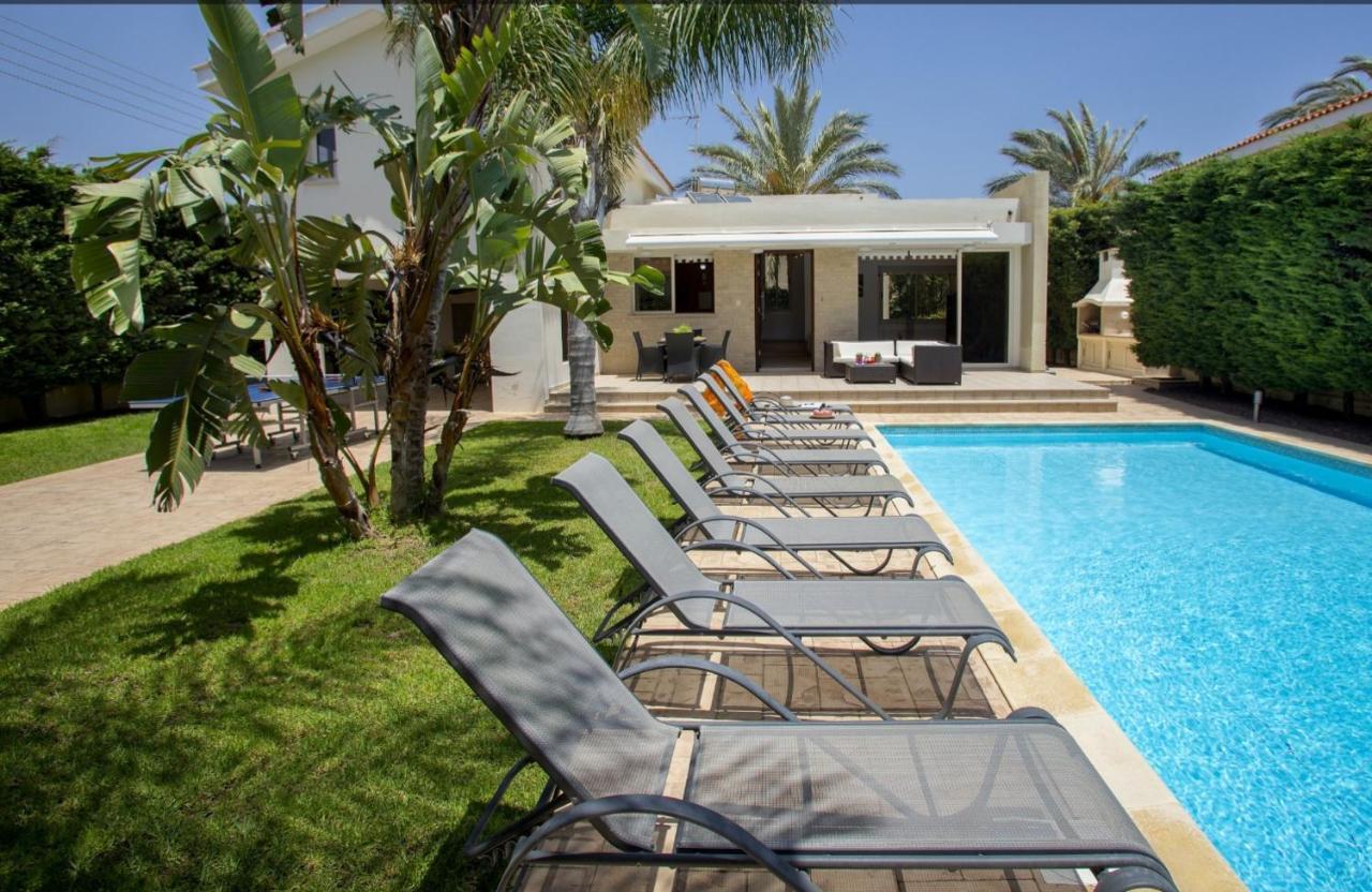 Villa Soothing Sunset With Private Pool, 200m From The Perivolia
